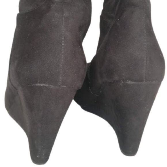 Black Faux Swede Wedge boot Size 9 - Picture 4 of 5